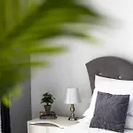 아파트 Beautifully Furnished 3 Bedroom In Qawra 세인트폴스베이