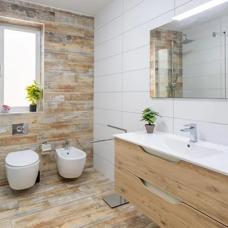 Beautifully Furnished 3 Bedroom In Qawra Lejlighed *