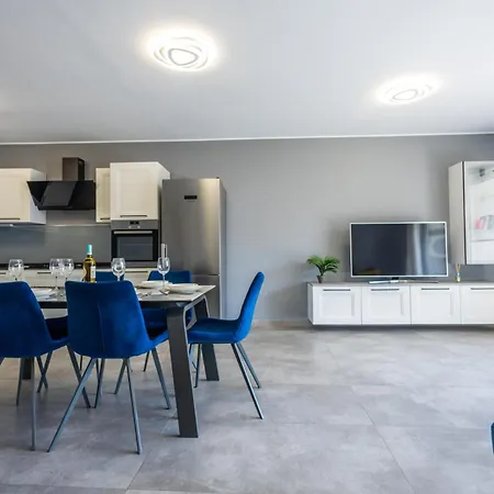 Beautifully Furnished 3 Bedroom In Qawra Lejlighed *