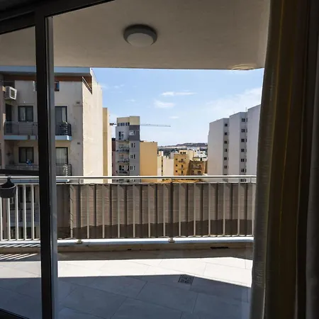 דירה Beautifully Furnished 3 Bedroom In Qawra סיינט פול ביי