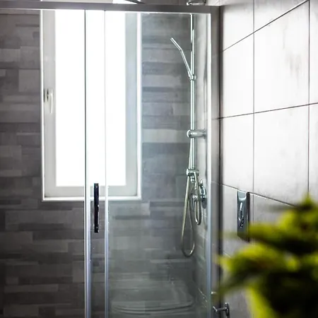 Beautifully Furnished 3 Bedroom In Qawra Lejlighed *