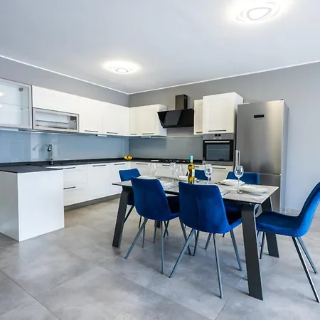 Beautifully Furnished 3 Bedroom In Qawra סיינט פול ביי